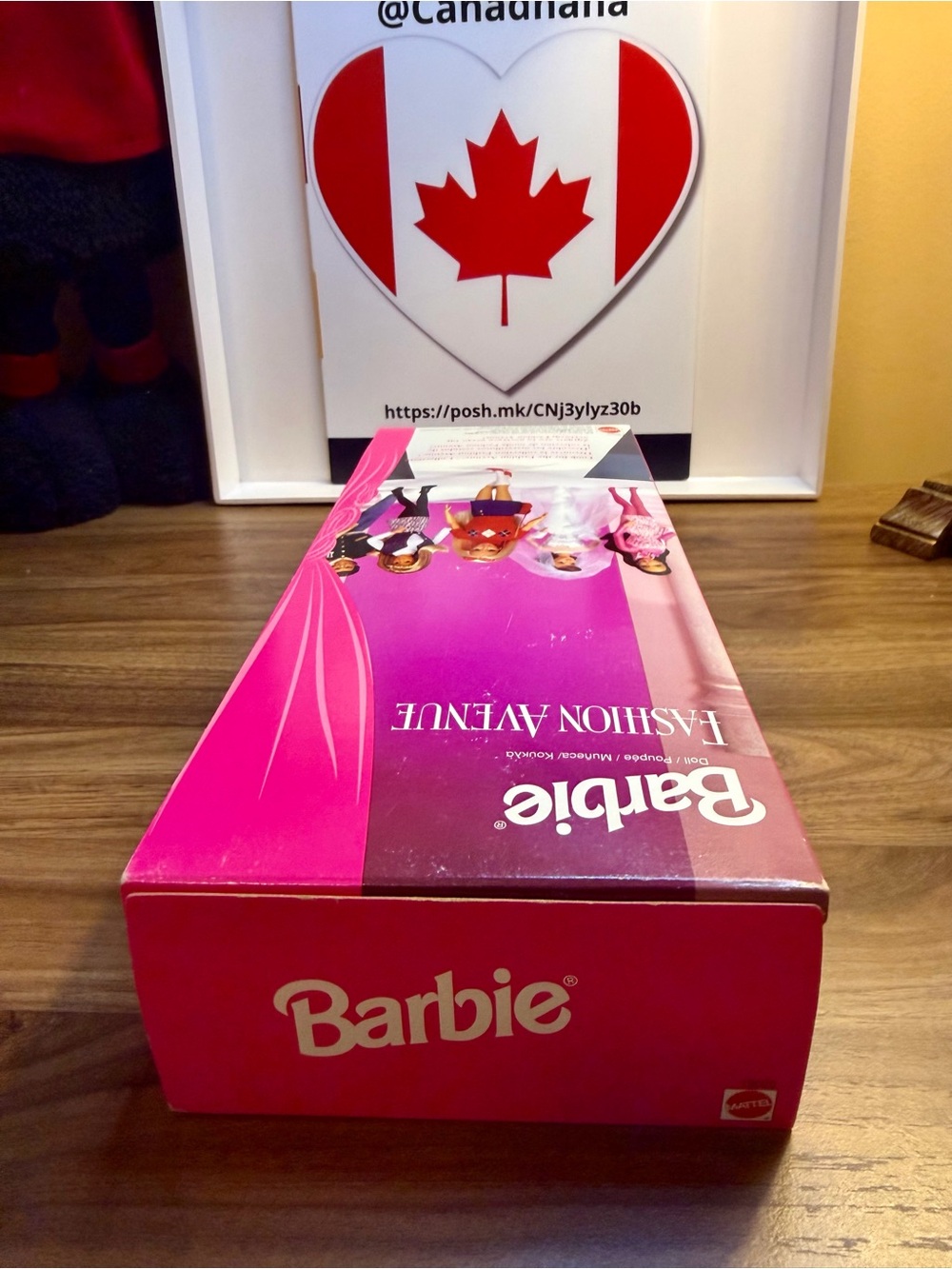 Vintage Hudson's Bay Company 'Zellers' store Barbie doll NIB - Picture 6 of 8
